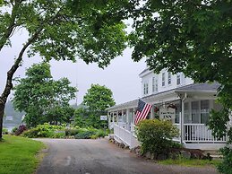 East Wind Inn
