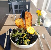 East Wind Inn