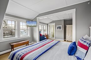East Wind Inn