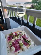 East Wind Inn