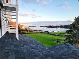 East Wind Inn