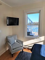 East Wind Inn