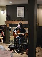 East Wind Inn