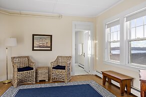 East Wind Inn