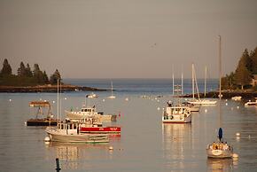 East Wind Inn