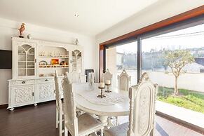 Private Modern Home, Fully Equipped, Near Historic Braga Centre