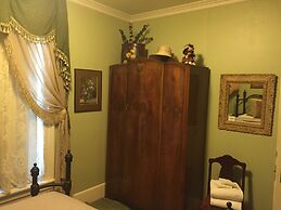 Weaverville Whitmore Inn