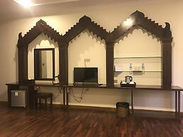 Famous Hotel Bagan 2