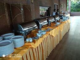 Famous Hotel Bagan 2