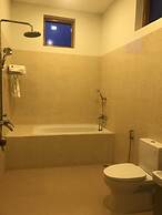 Famous Hotel Bagan 2