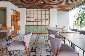 Jolia Hotel Danang Beach