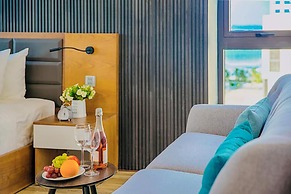 Jolia Hotel Danang Beach