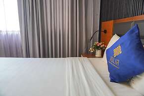 Jolia Hotel Danang Beach