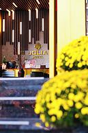 Jolia Hotel Danang Beach