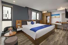 Jolia Hotel Danang Beach