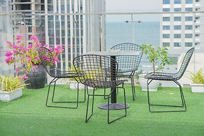 Jolia Hotel Danang Beach