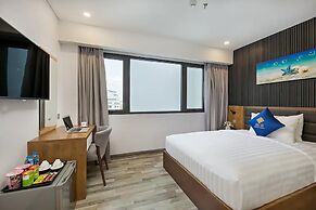 Jolia Hotel Danang Beach