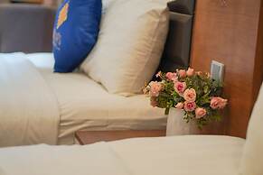 Jolia Hotel Danang Beach