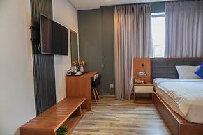 Jolia Hotel Danang Beach