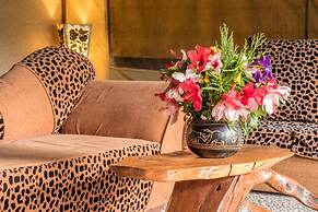 Rhino Watch safari Lodge