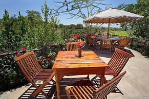 Rhino Watch safari Lodge