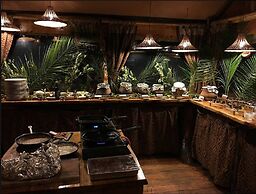 Rhino Watch safari Lodge