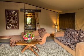 Rhino Watch safari Lodge