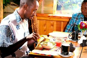 Rhino Watch safari Lodge