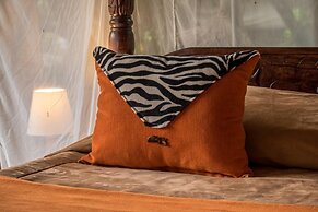 Rhino Watch safari Lodge