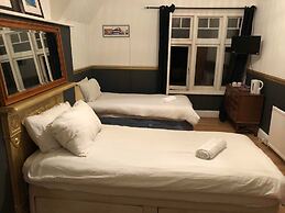 Tourian Lounge Hotel