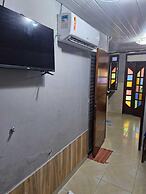 Flat na Praia de Itapuã no Térreo com AR-Condicionado - SEM TAXAS