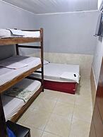 Flat na Praia de Itapuã no Térreo com AR-Condicionado - SEM TAXAS