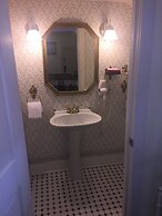 Woldert-Spence Manor