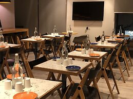 Holiday Inn Express Hyderabad Banjara Hills by IHG