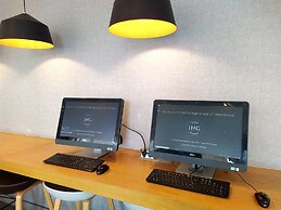 Holiday Inn Express Hyderabad Banjara Hills by IHG