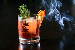 Holiday Inn Edmonton South - Evario Events by IHG