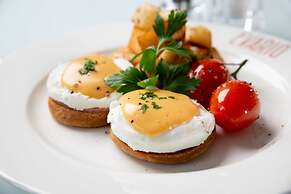 Holiday Inn Edmonton South - Evario Events by IHG