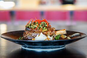 Holiday Inn Edmonton South - Evario Events by IHG