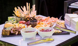 Holiday Inn Edmonton South - Evario Events by IHG