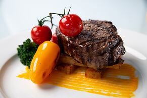 Holiday Inn Edmonton South - Evario Events by IHG