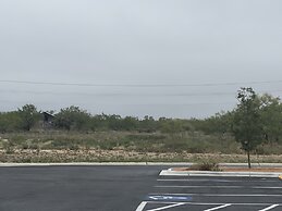 Holiday Inn Express And Suites Junction by IHG