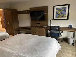 Holiday Inn Express And Suites Junction by IHG