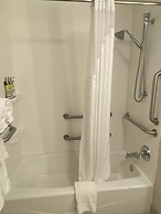 Holiday Inn Express And Suites Junction by IHG