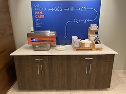 Holiday Inn Express And Suites Junction by IHG