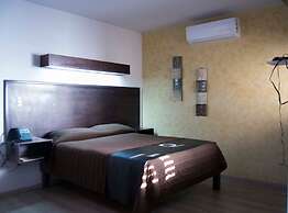 Hotel Onix Suites