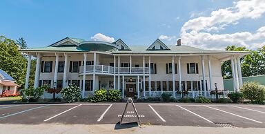 Historic Hotel Broadalbin