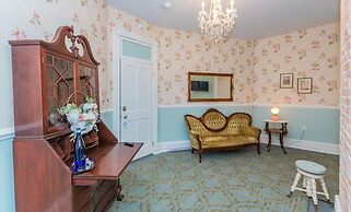 Historic Hotel Broadalbin