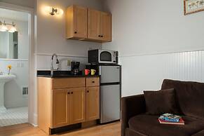 The Woodstock Inn on the Millstream