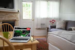 The Woodstock Inn on the Millstream