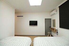 Heima Guesthouse Hongdae